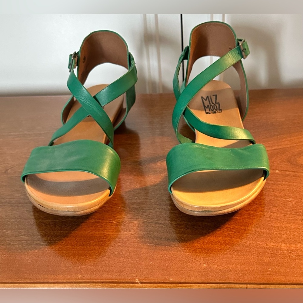Mia Mooz Aster Sandals